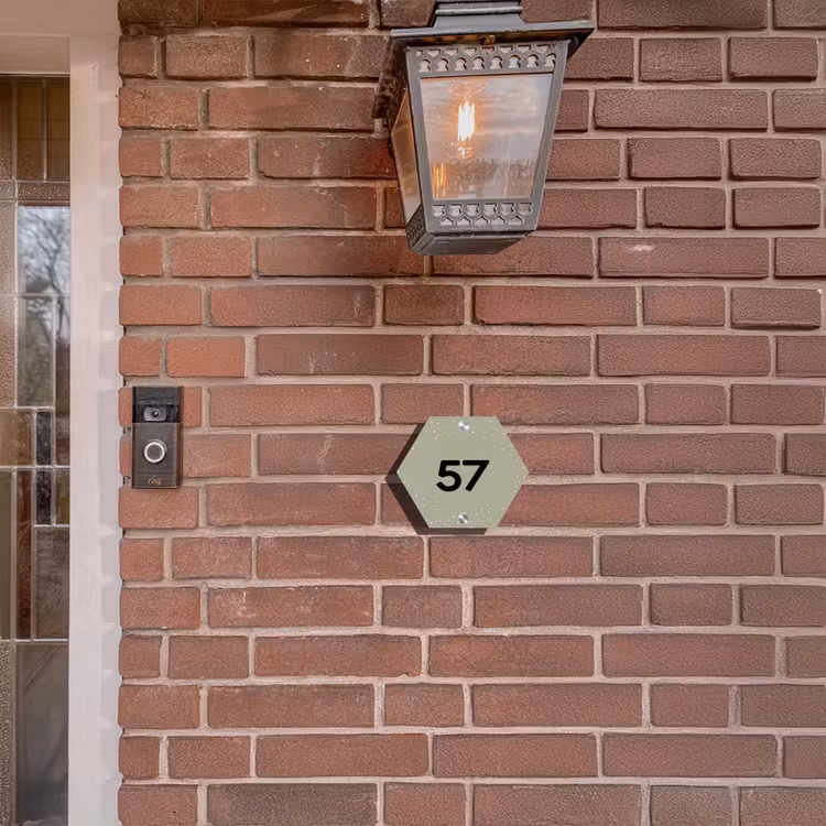 Olijfgroen met stippen - Traditioneel Naambord Hexagon klein -sfeer7-hexagon-XS