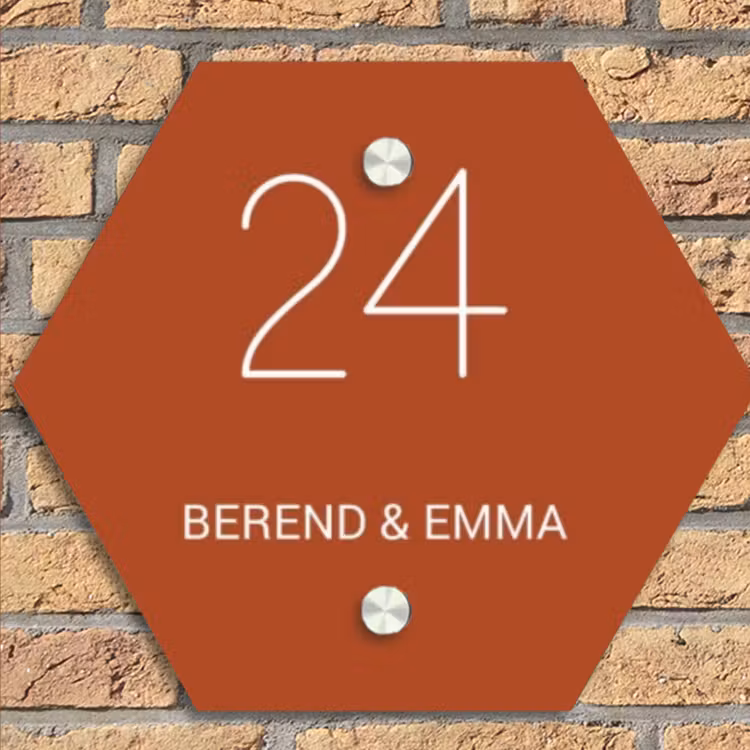 Roestbruin - Klassiek Naambord Hexagon klein -sfeer1
