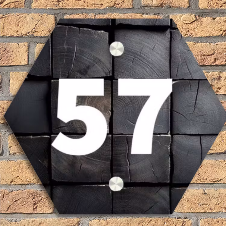 Zwarte houtblokken - Traditioneel Naambord Hexagon klein -sfeer1