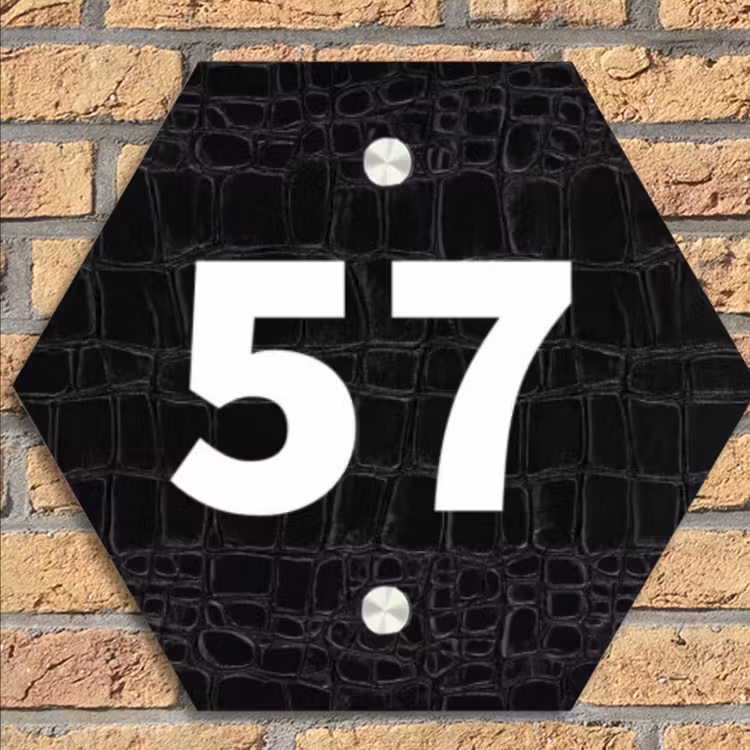 Zwart krokodillenleertextuur - Traditioneel Naambord Hexagon klein -sfeer1