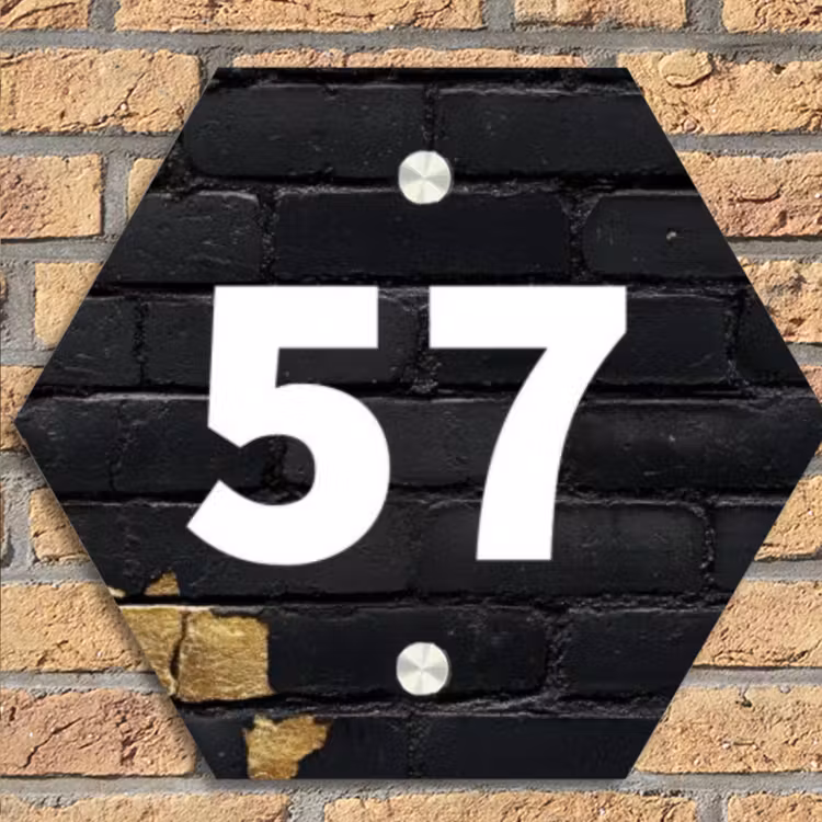 Stenen goud zwart - Traditioneel Naambord Hexagon klein -sfeer1