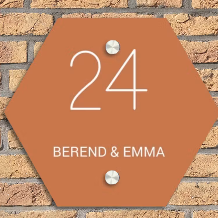 Terracotta - Klassiek Naambord Hexagon klein -sfeer1
