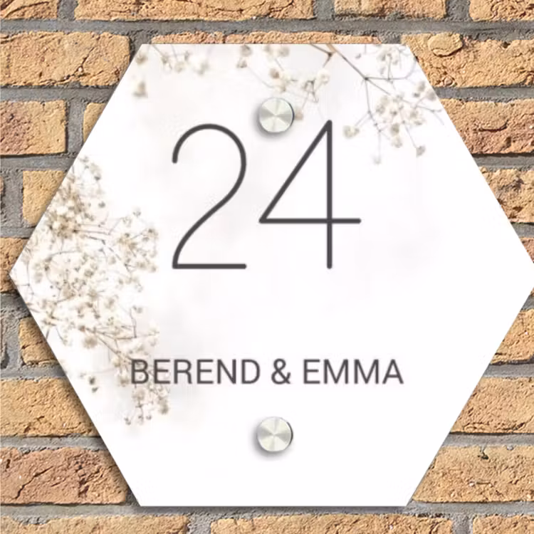 Wit met bloementakjes - Klassiek Naambord Hexagon klein -sfeer1