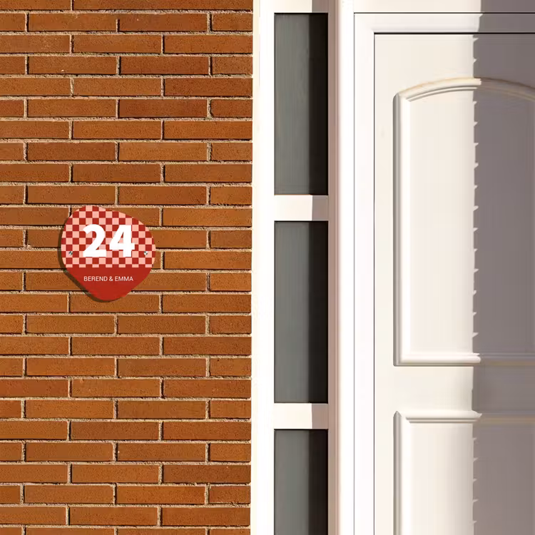 Rood - Blokjes - Klassiek Naambord Organisch middel -sfeer3