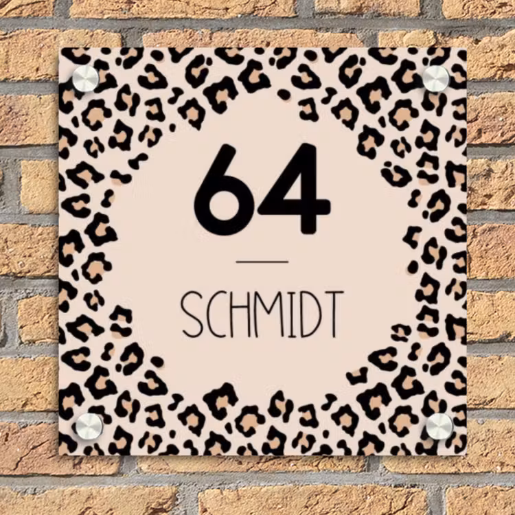 Beige luipaardprint - Modern Naambord Vierkant klein -sfeer1