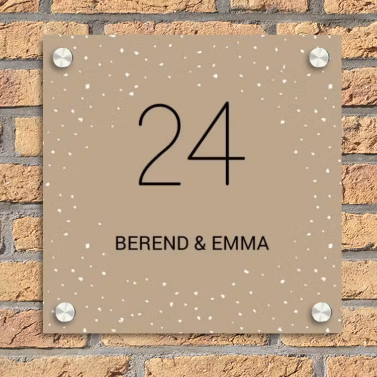 Beige met stippen - Klassiek Naambord Vierkant klein -sfeer1