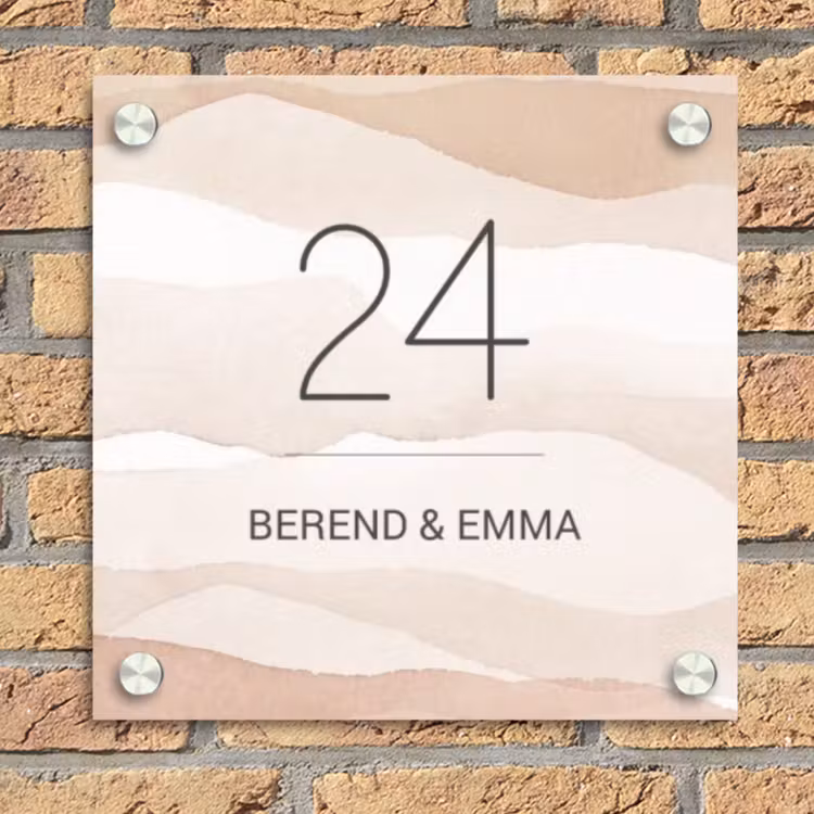 Beige lagen - Klassiek Naambord Vierkant klein -sfeer1