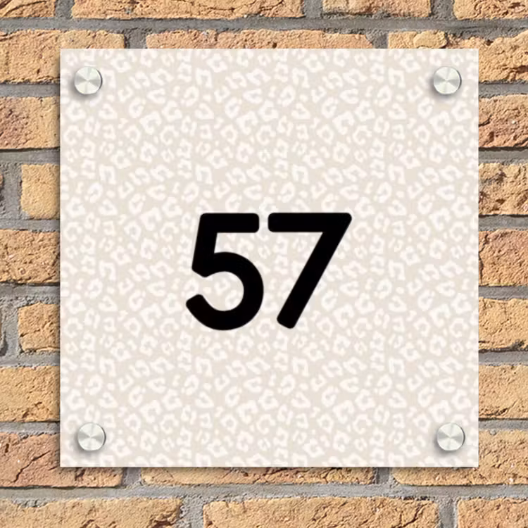 Beige panterprint - Traditioneel Naambord Vierkant klein -sfeer1