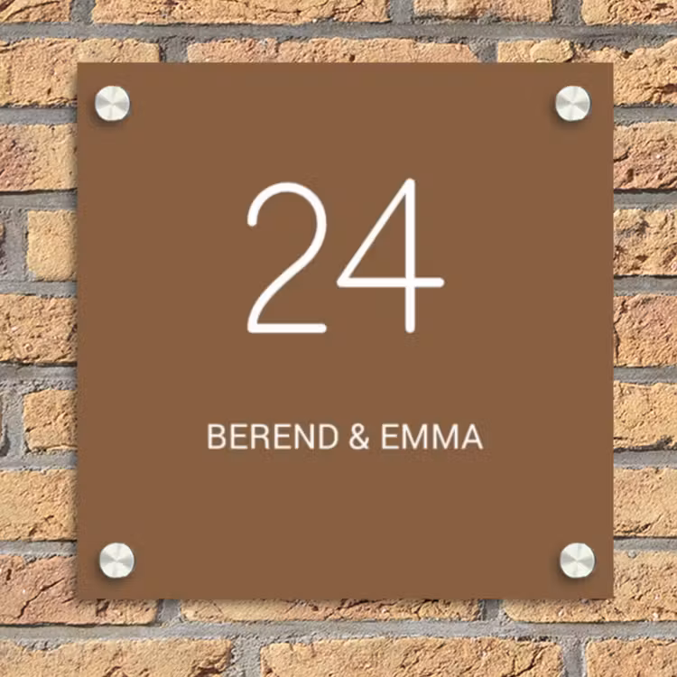 Bruin - Klassiek Naambord Vierkant klein -sfeer1