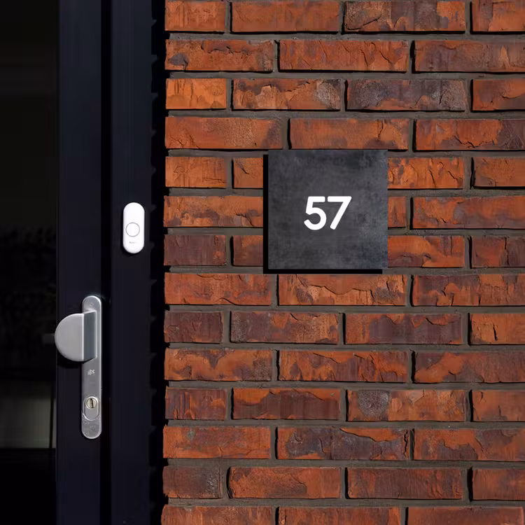 Donker steen - Traditioneel Naambord Vierkant klein -sfeer1-XS