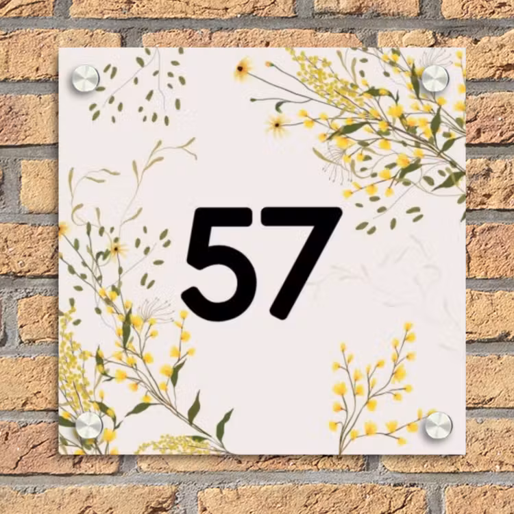 Gele bloemen - Traditioneel Naambord Vierkant klein -sfeer1