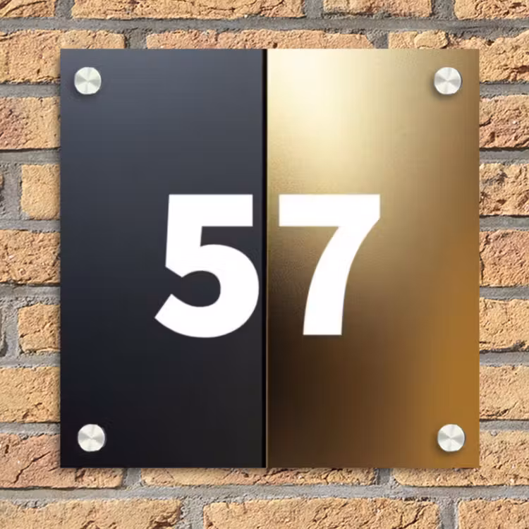 Half goud zwart - Traditioneel Naambord Vierkant klein -sfeer1