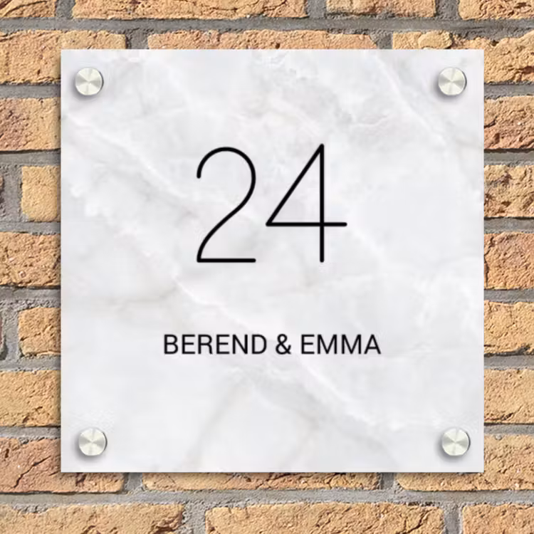 Lichtgrijs marmer - Klassiek Naambord Vierkant klein -sfeer1