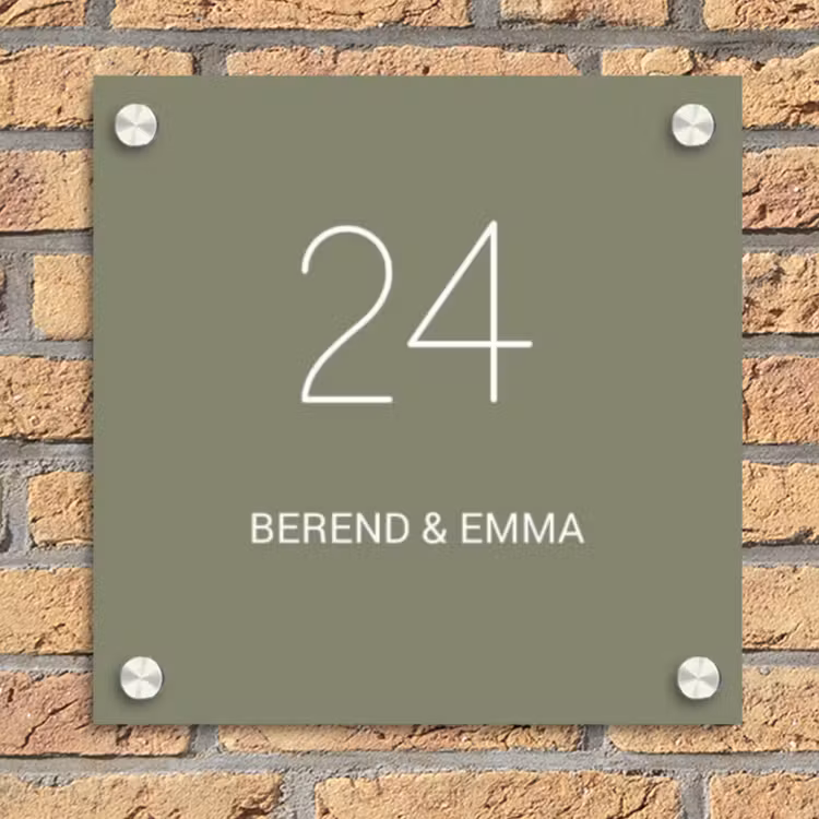 Olijfgroen - Klassiek Naambord Vierkant klein -sfeer1