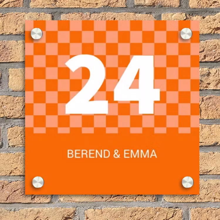 Oranje - Blokjes - Klassiek Naambord Vierkant klein -sfeer1