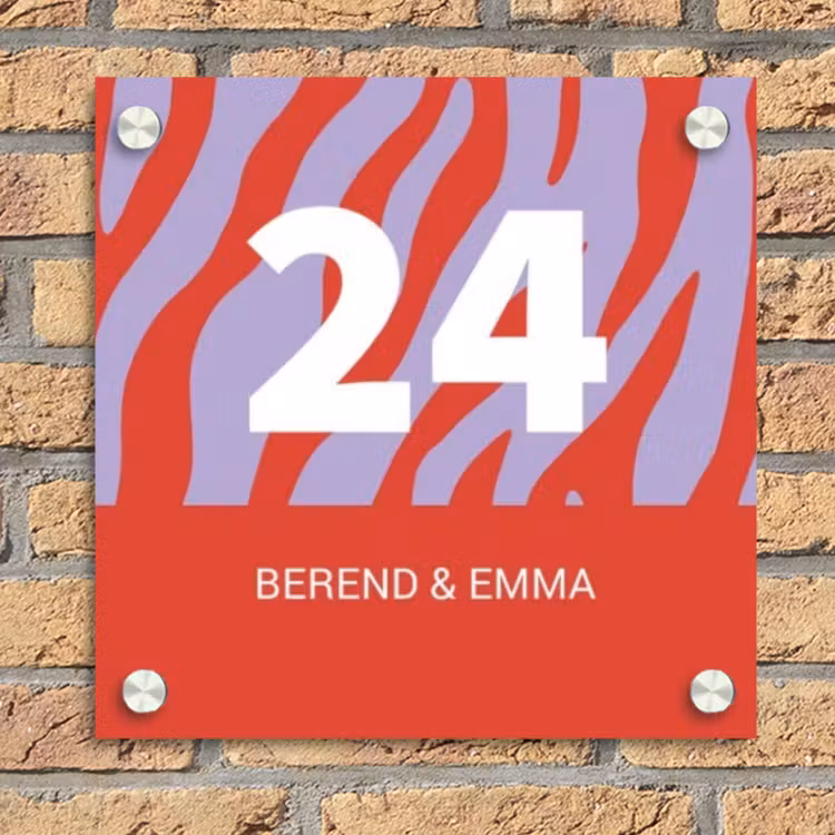 Rood - Paars - Zebra - Klassiek Naambord Vierkant klein -sfeer1