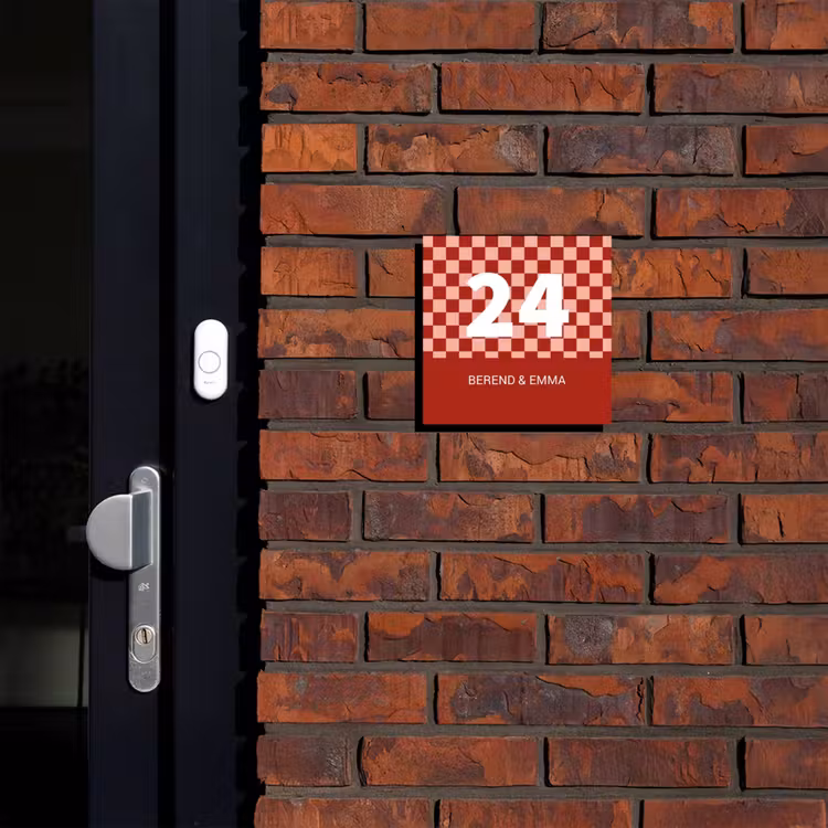 Rood - Blokjes - Klassiek Naambord Vierkant klein -sfeer1-XS