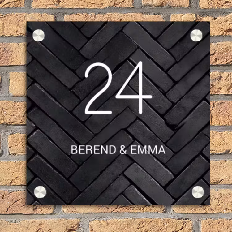 Zwarte tegels - Klassiek Naambord Vierkant klein -sfeer1