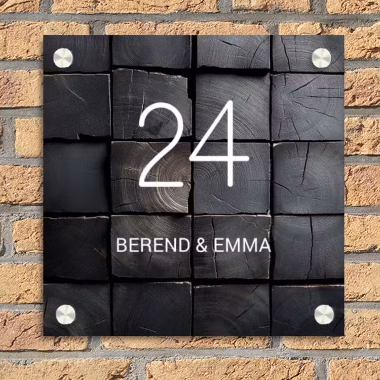 Zwarte houtblokken - Klassiek Naambord Vierkant klein -sfeer1