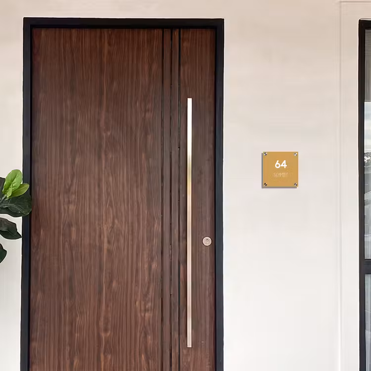 Mosterdgeel - Modern Naambord Vierkant klein -sfeer10-XS