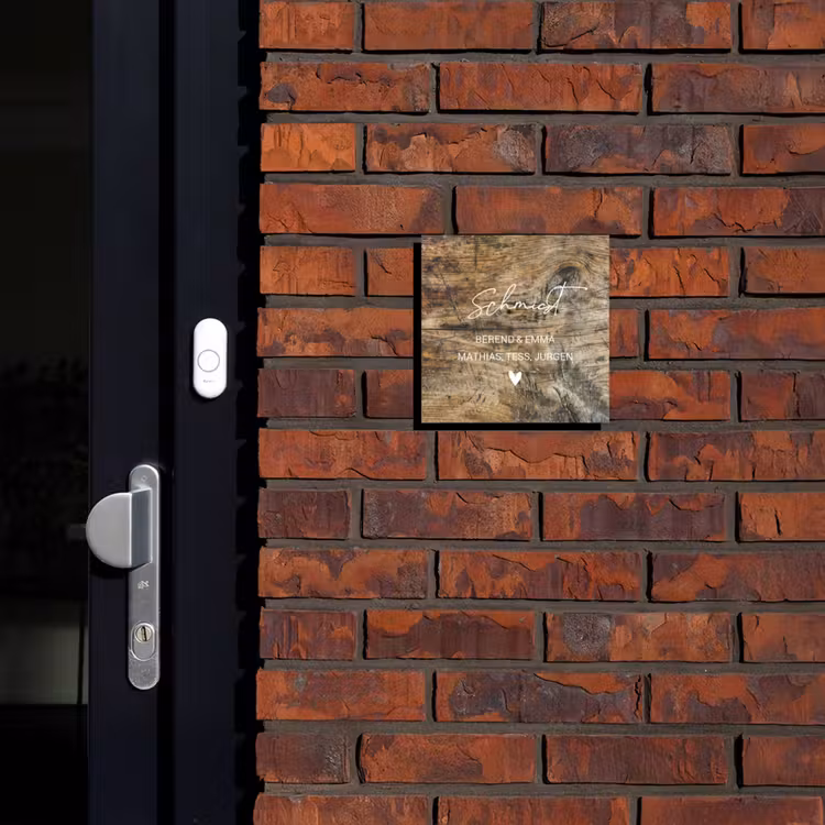 Verweerd hout - Sierlijk Naambord Vierkant klein -sfeer1-XS
