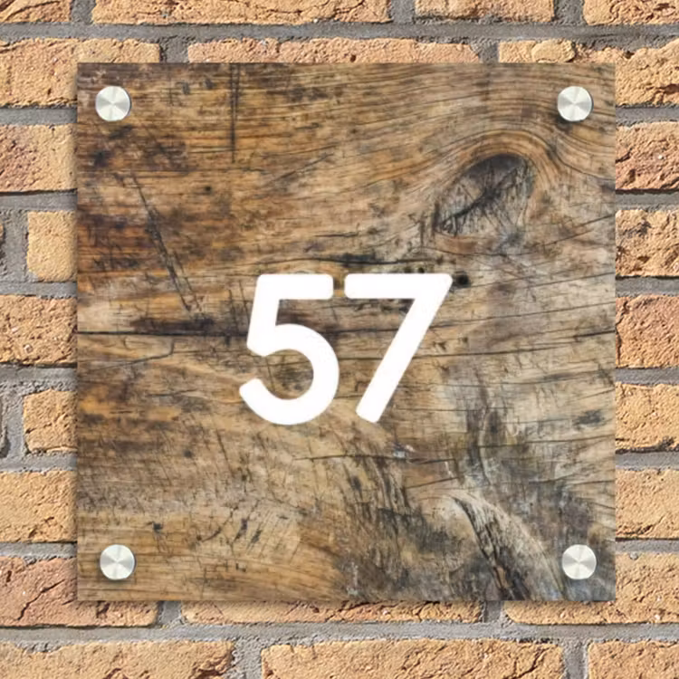 Verweerd hout - Traditioneel Naambord Vierkant klein -sfeer1