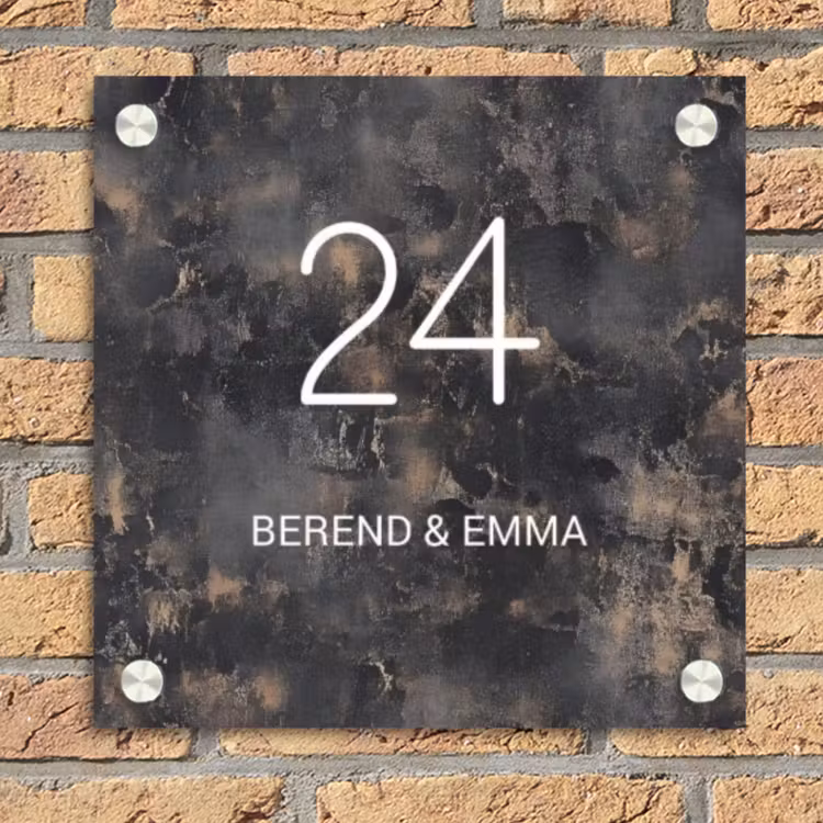 Verweerd metaal - Klassiek Naambord Vierkant klein -sfeer1