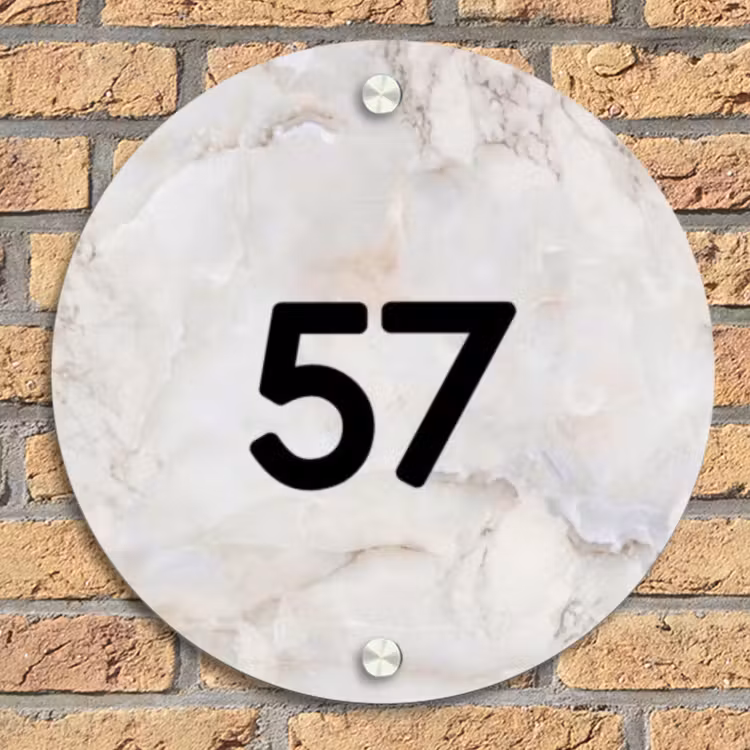 Beige marmer - Modern Naambord Rond klein -sfeer1