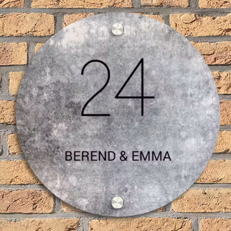 Beton - Klassiek Naambord Rond klein -sfeer1