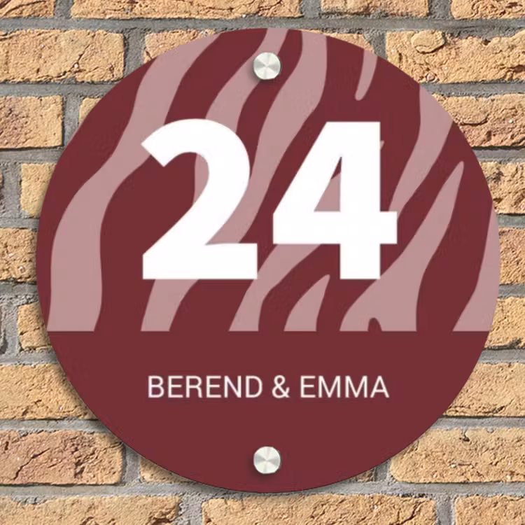 Bordeaux zebra - Klassiek Naambord Rond klein -sfeer1