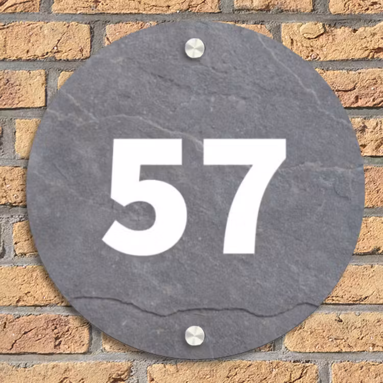Grijze natuursteen - Traditioneel Naambord Rond klein -sfeer1