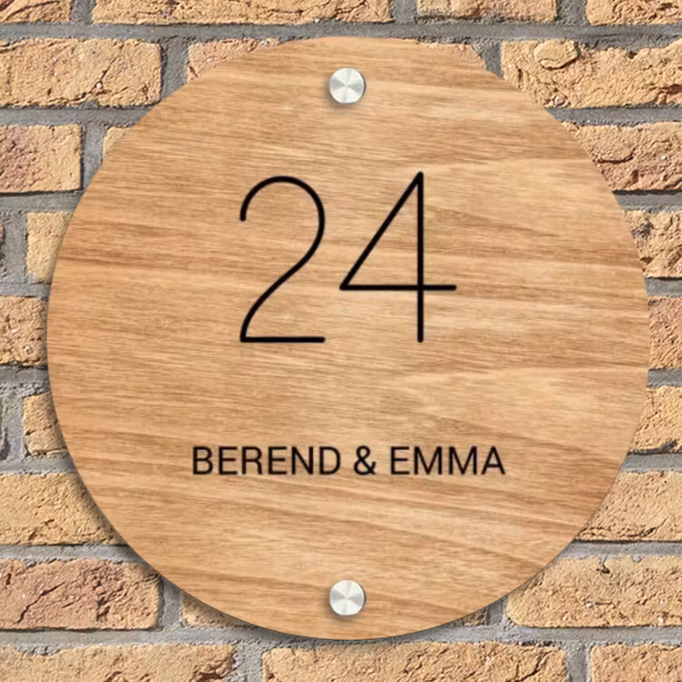 Licht hout - Klassiek Naambord Rond klein -sfeer1