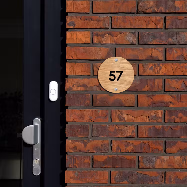 Licht hout - Traditioneel Naambord Rond klein -sfeer1-rond-XS