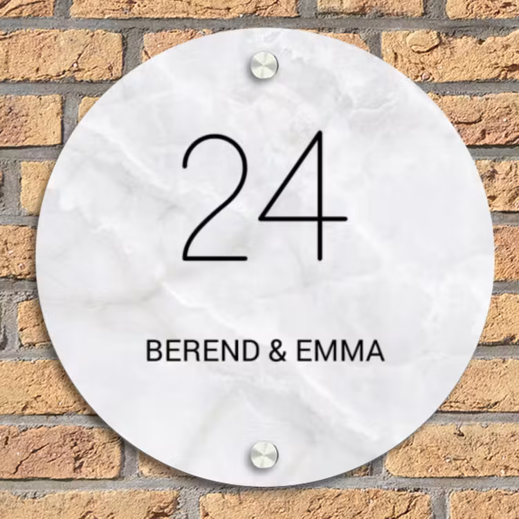 Lichtgrijs marmer - Klassiek Naambord Rond klein -sfeer1
