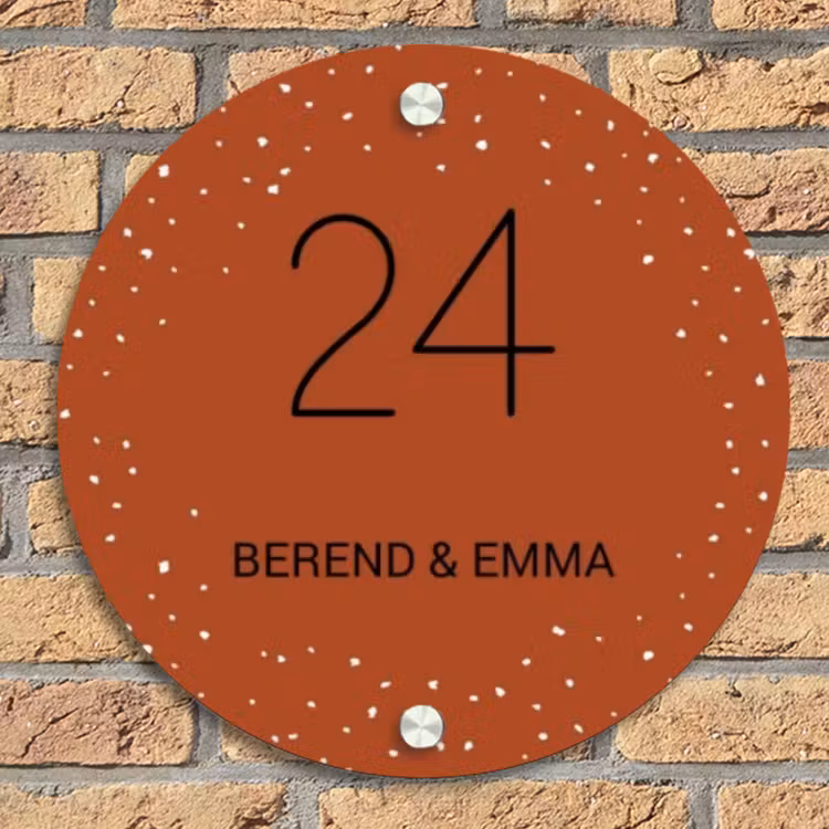 Roestbruin met stippen - Klassiek Naambord Rond klein -sfeer1