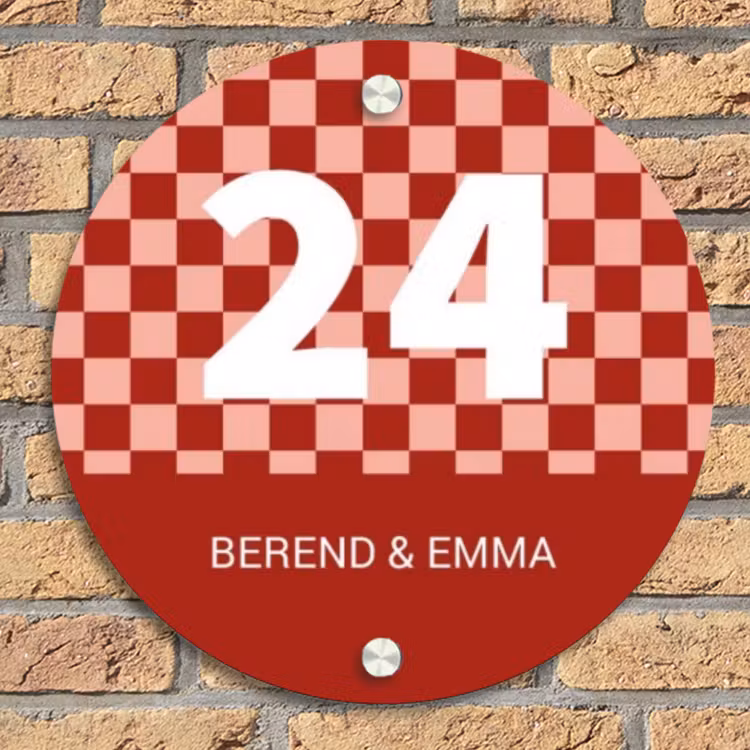 Rood - Blokjes - Klassiek Naambord Rond klein -sfeer1