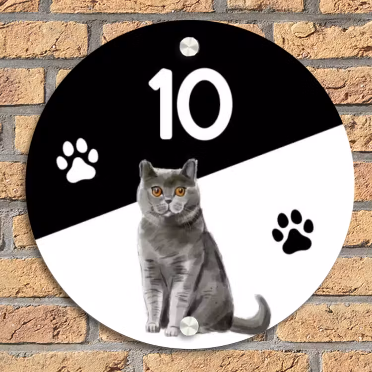 Zwart wit - Huisdier - Grijze kat Naambord Rond klein -sfeer1