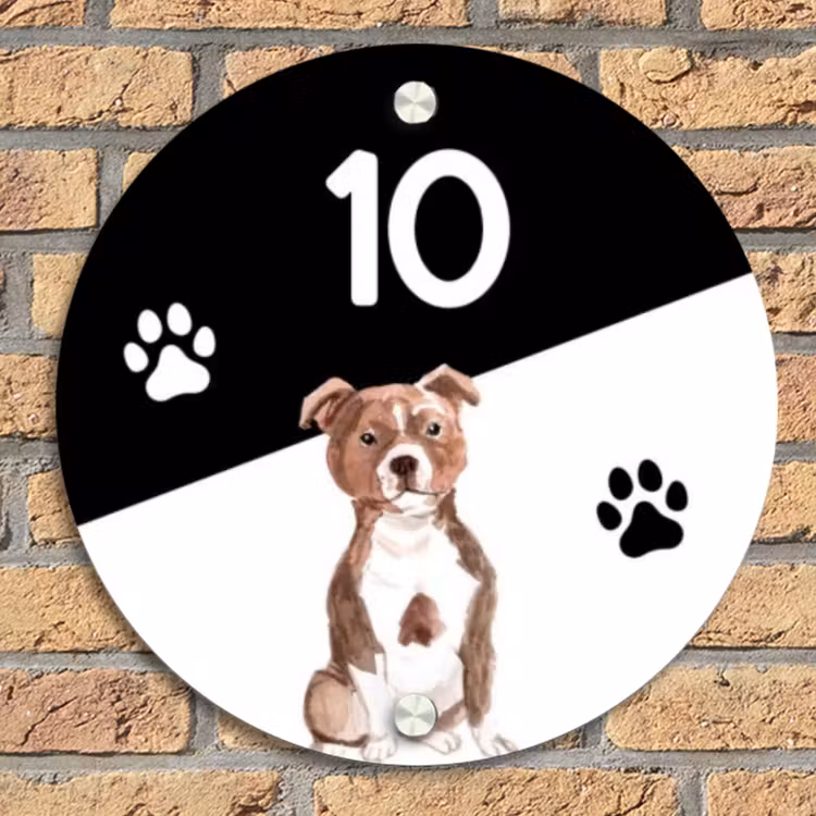 Zwart wit - Huisdier - Staffordshire bullterriër Naambord Rond klein -sfeer1