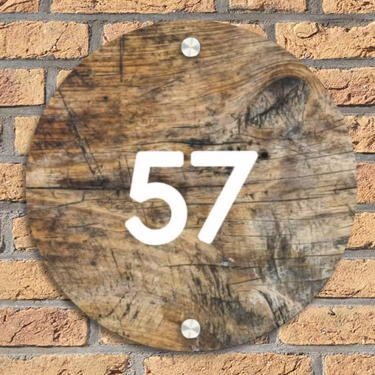 Verweerd hout - Traditioneel Naambord Rond klein -sfeer1