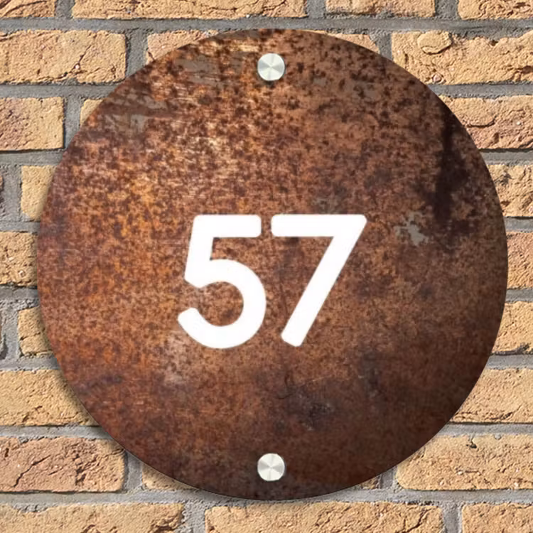 Verweerd metaal - Traditioneel Naambord Rond klein -sfeer1