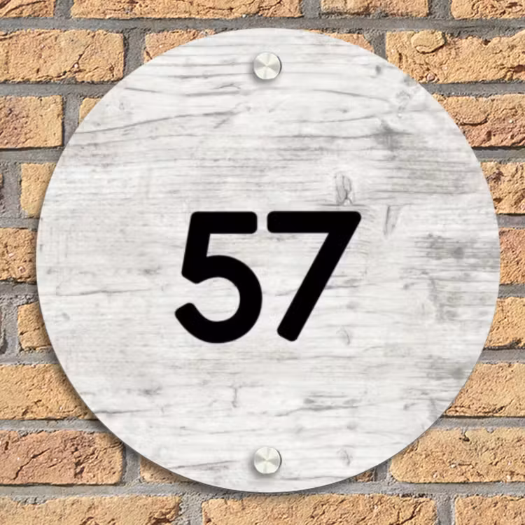 Witgrijs hout - Traditioneel Naambord Rond klein -sfeer1