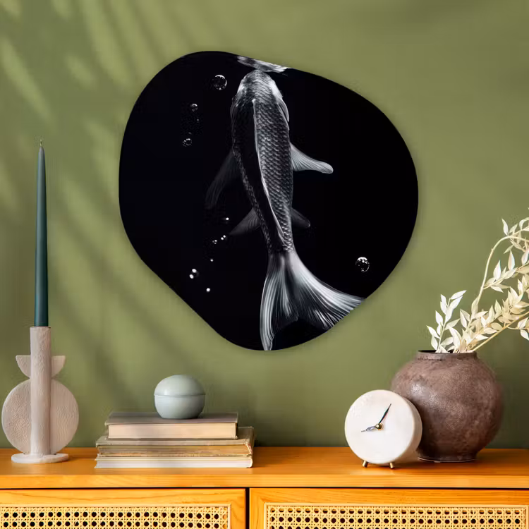 Koi - Vissen - Water - Zwart Wandcirkel Organisch Aluminium middel -sfeer2