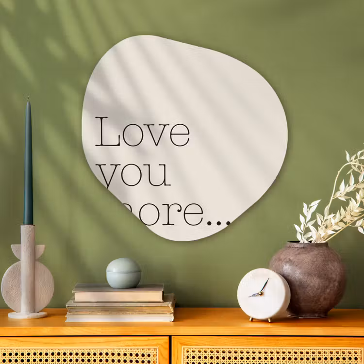 Minimalistisch - Love - Beige Wandcirkel Organisch Aluminium middel -sfeer2