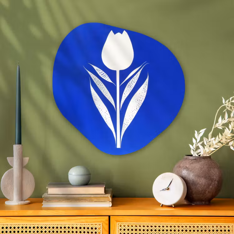 Tulp - Minimalistisch - Bladeren - Wit Wandcirkel Organisch Aluminium middel -sfeer2