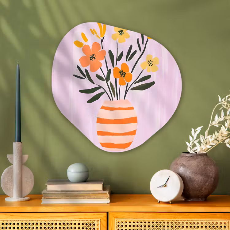 Vaas - Gestreept - Bloemen - Oranje Wandcirkel Organisch Aluminium middel -sfeer2