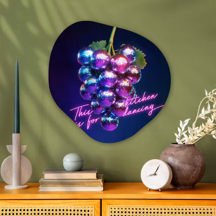 Quote - Neon - Disco - Druiven Wandcirkel Organisch Aluminium middel -sfeer2