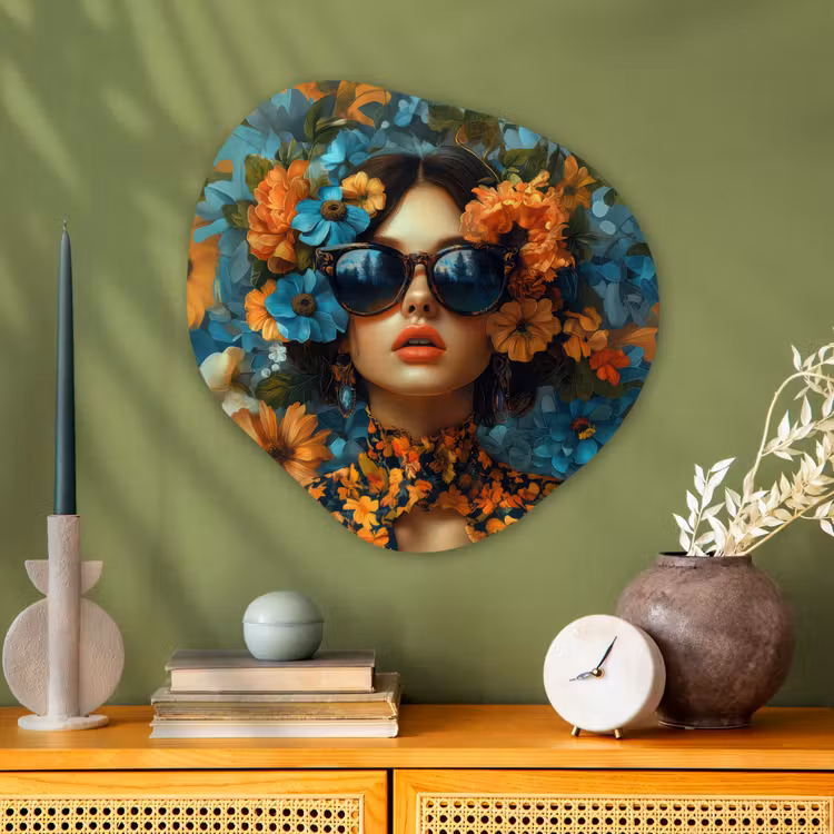 Vrouw - Bloemen - Oranje - Blauw - Modern Wandcirkel Organisch Plexiglas middel -sfeer2