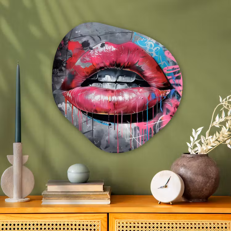 Lippen - Felroze - Graffiti - Verfstrepen Wandcirkel Organisch Plexiglas middel -sfeer2