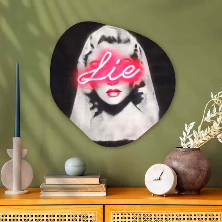 Neon - Letters - Vintage - Vrouw Wandcirkel Organisch Plexiglas middel -sfeer2
