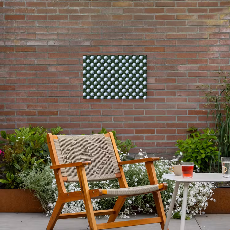 Ballen - Golf - Groen Tuinposter op houten frame 2 cm dik klein 845 -sfeer3